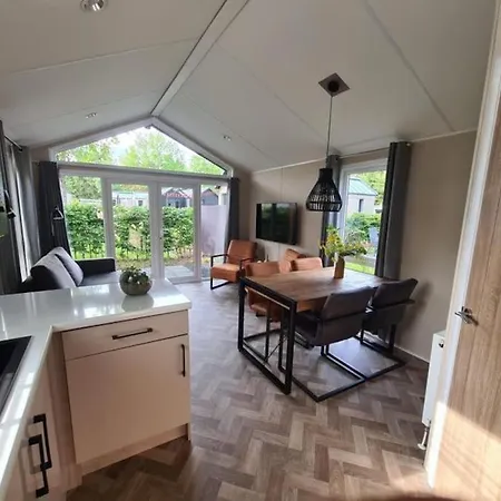 Modern Met Ruimte Tuin Op De Veluwe *