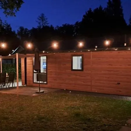 Modern Met Ruimte Tuin Op De Veluwe Chalet